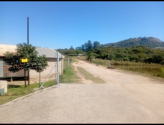 10,000M² INDUSTRIAL YARD TO LET IN ROCKY DRIFT